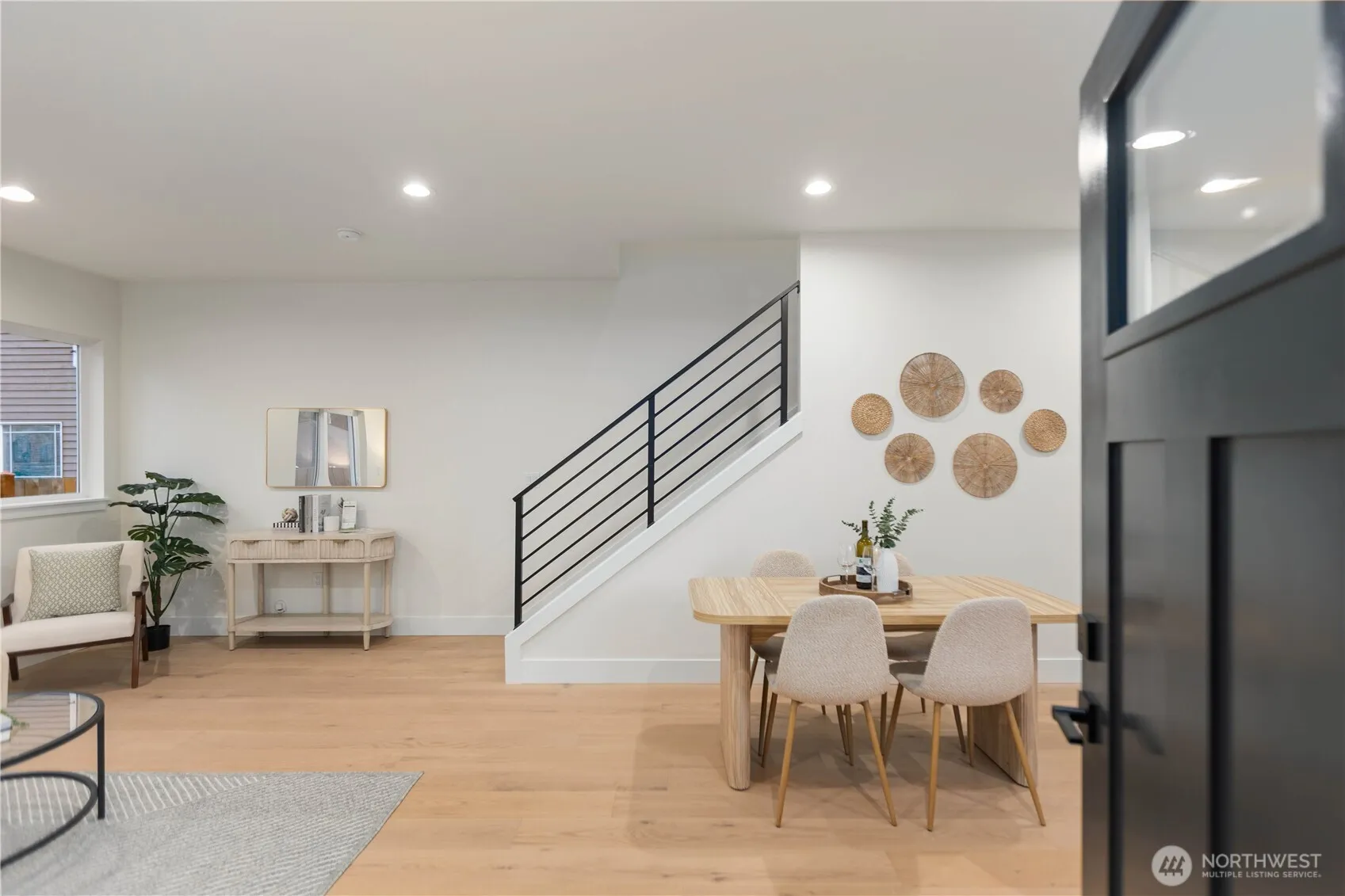 Property photo for 811 Ne 125th Street #b, Seattle photo 3