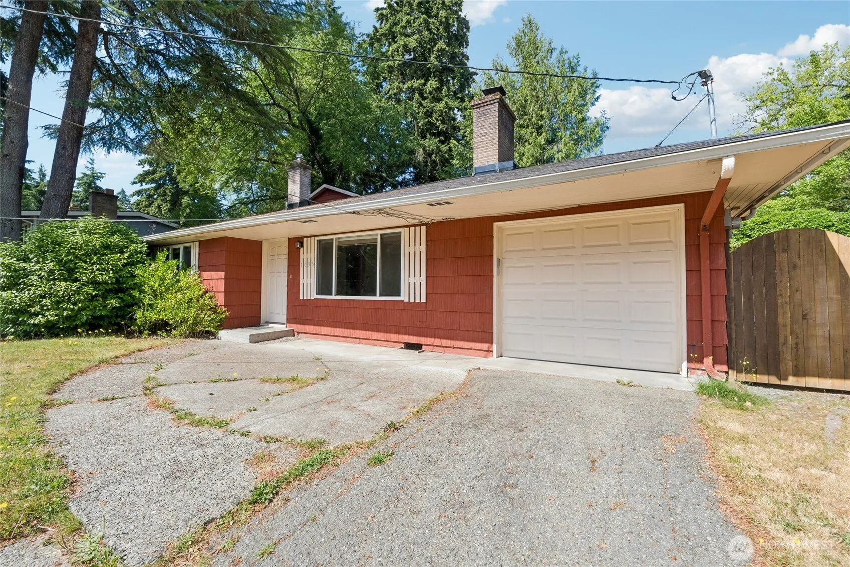 Property photo for 1033 151st Avenue Se, Bellevue photo 2
