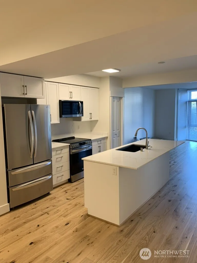 Property photo for 699 John St #414, Seattle photo 4