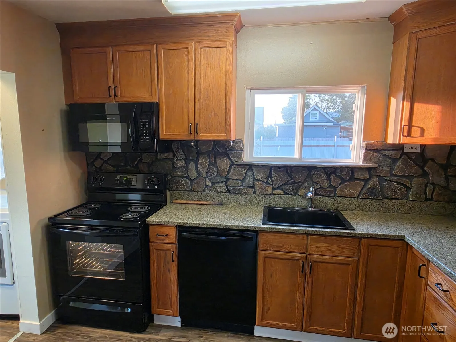 Property photo for 225 14th Street Se, Auburn photo 5