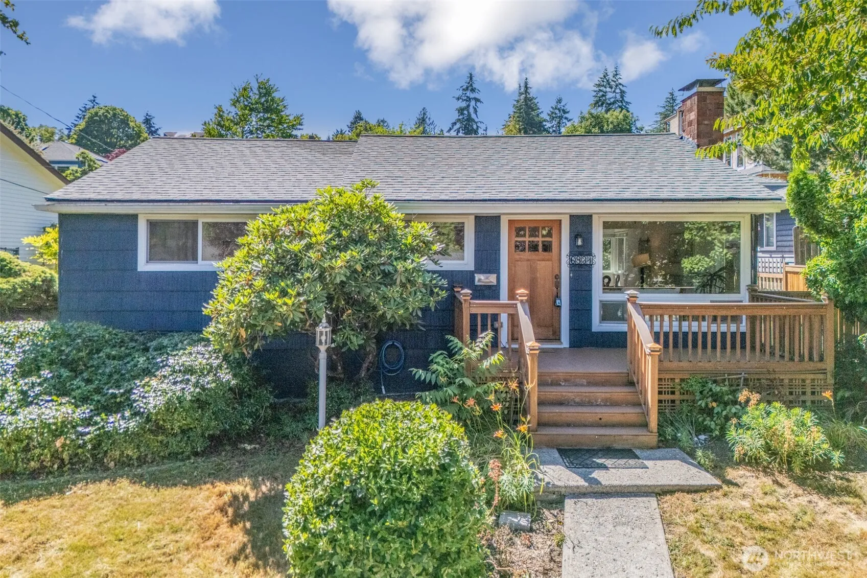 6831 37th Avenue Ne