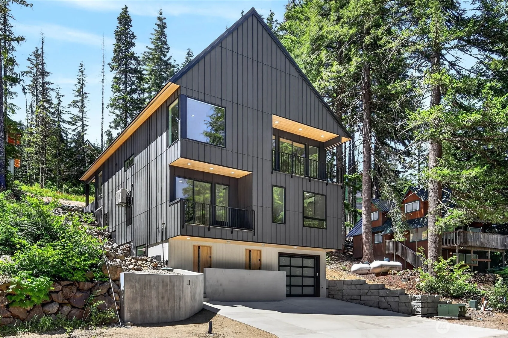 Property photo for 851 Snoqualmie Drive, Snoqualmie Pass