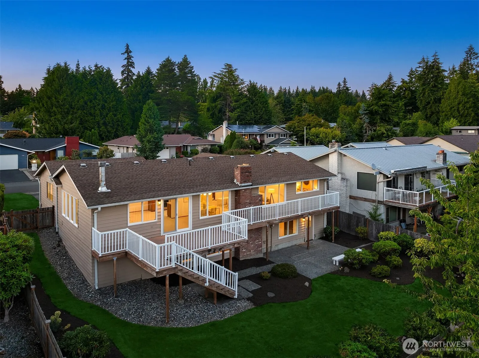 Property photo for 1325 Nw 200th Street, Shoreline photo 2