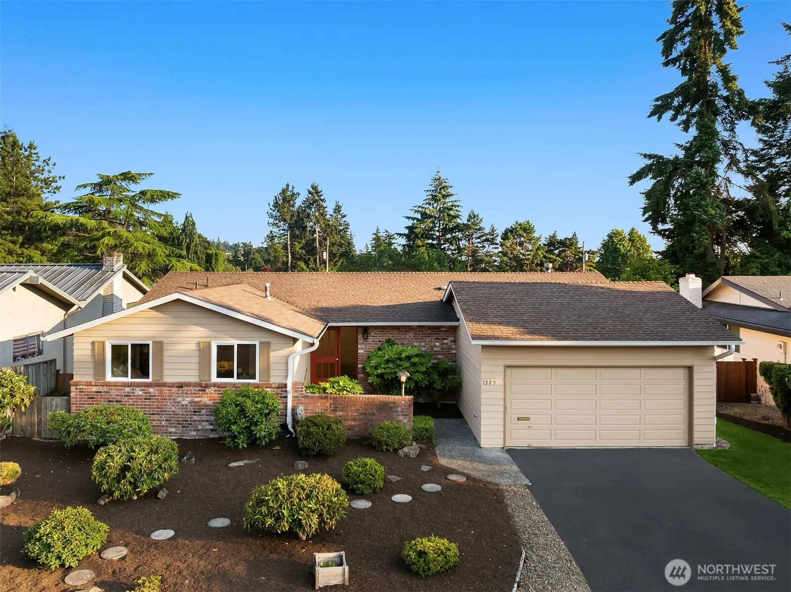 Property photo for 1325 Nw 200th Street, Shoreline