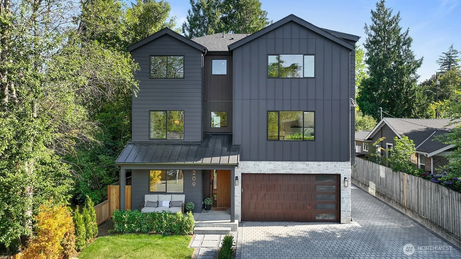 3209 Ne 94th Street