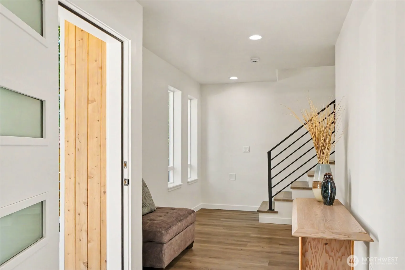 Property photo for 7776 Highland Park Way Sw #a, Seattle photo 4