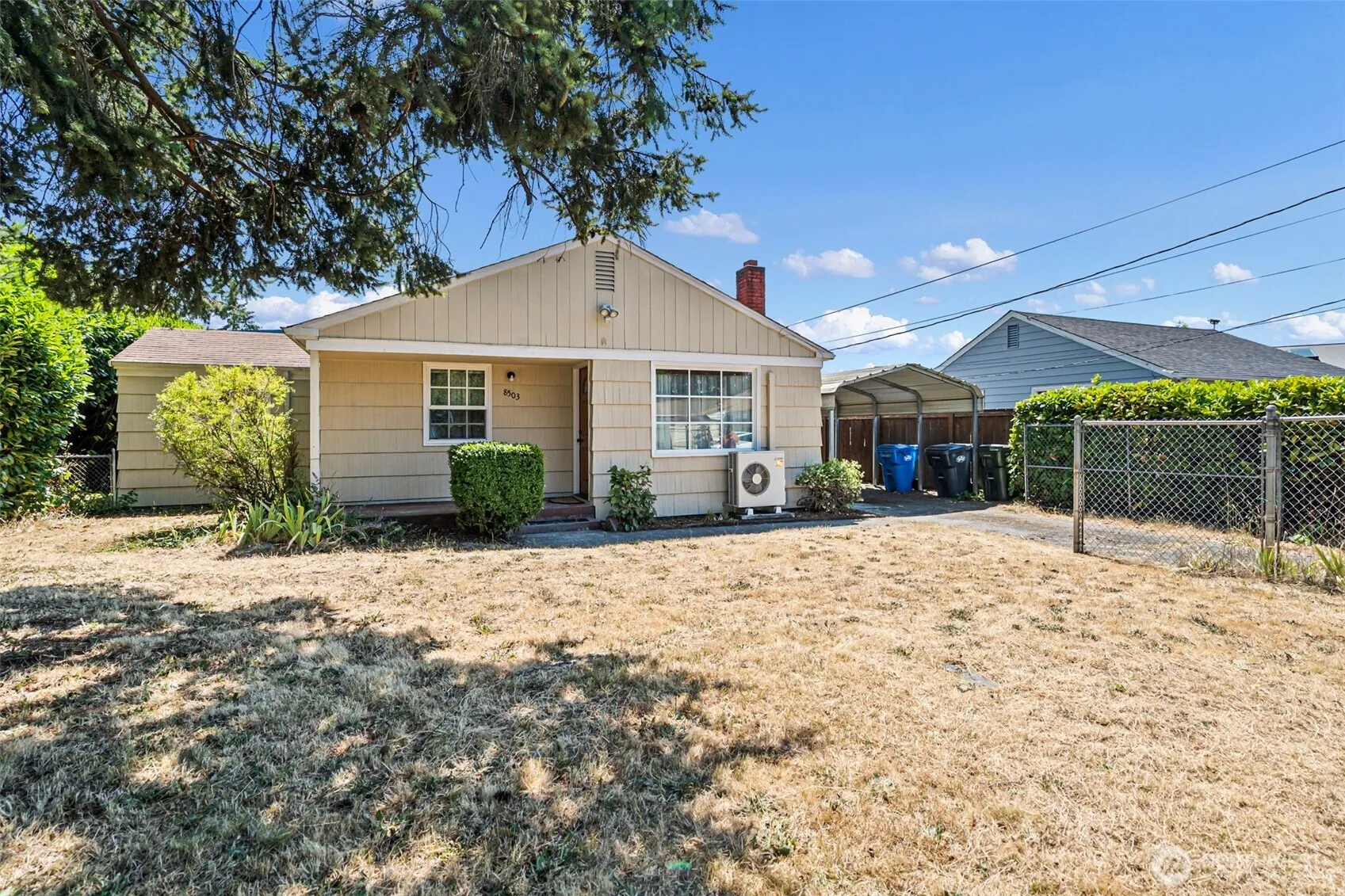Property photo for 8503 33rd Avenue S, Lakewood photo 2