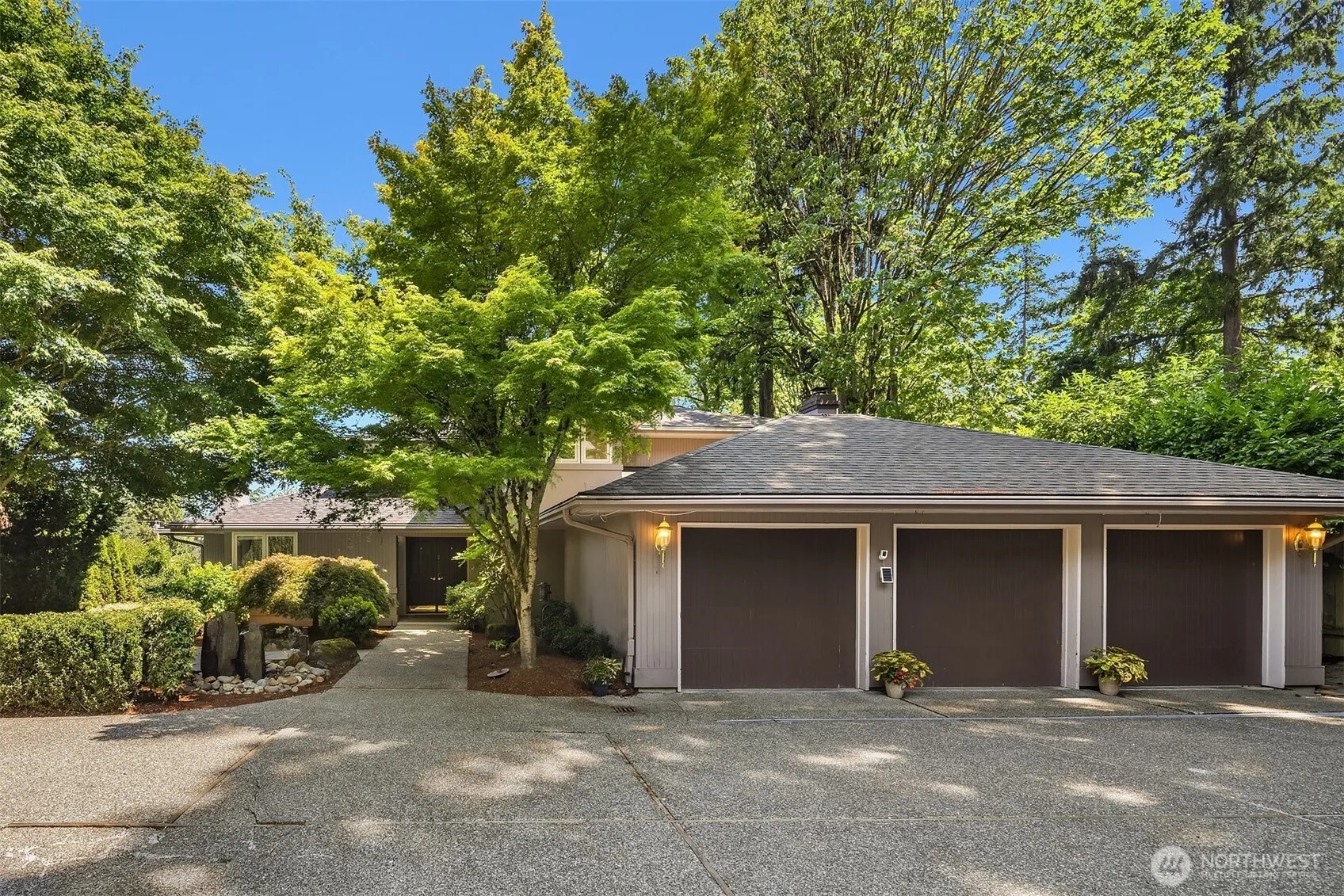 Property photo for 7066 92nd Avenue Se, Mercer Island photo 2