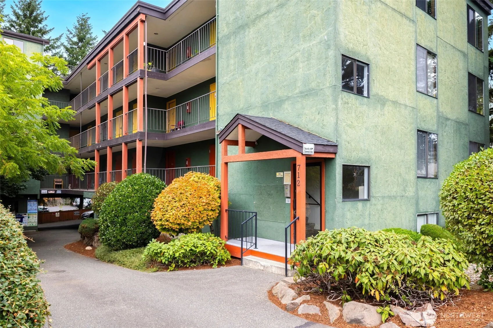Property photo for 712 N 143rd Street, Seattle photo 2