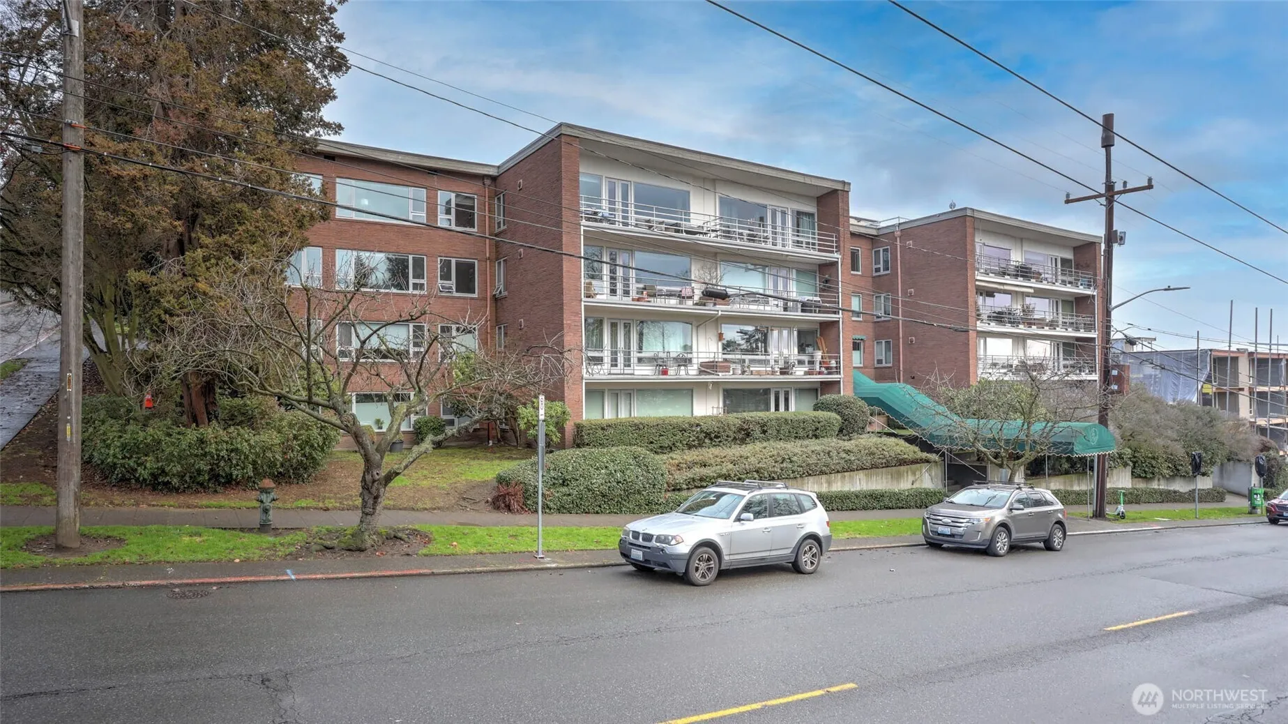 Property photo for 530 W Olympic Place #304, Seattle
