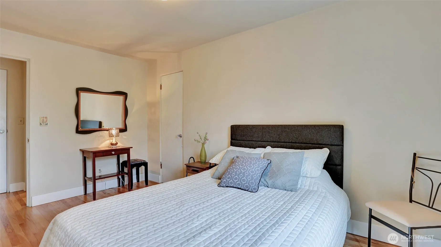 Property photo for 530 W Olympic Place #304, Seattle photo 5