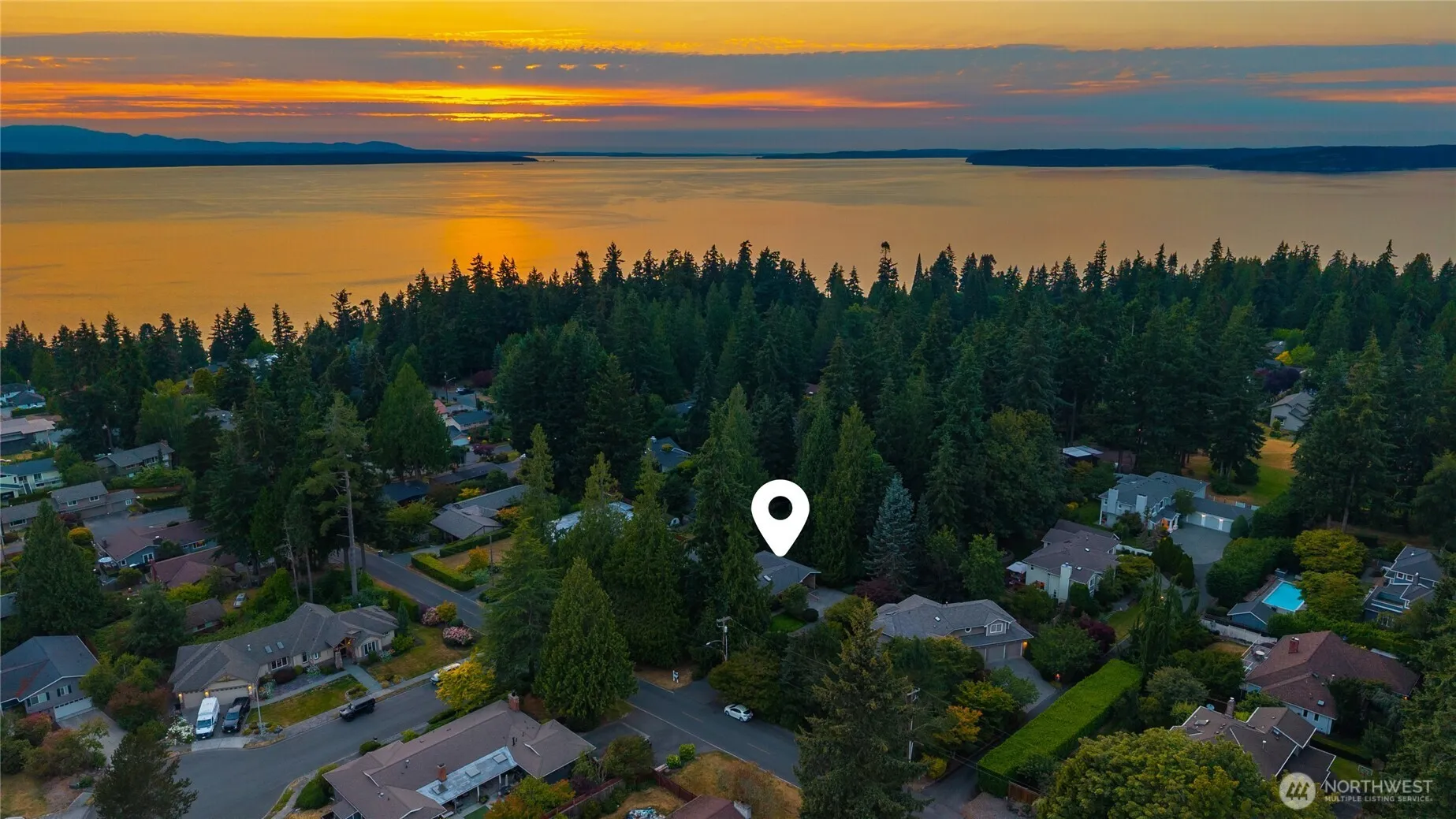 Property photo for 8957 188th Street Sw, Edmonds photo 2