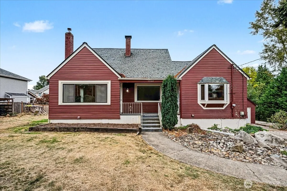 Property photo for 1308 104th Street E, Tacoma photo 3