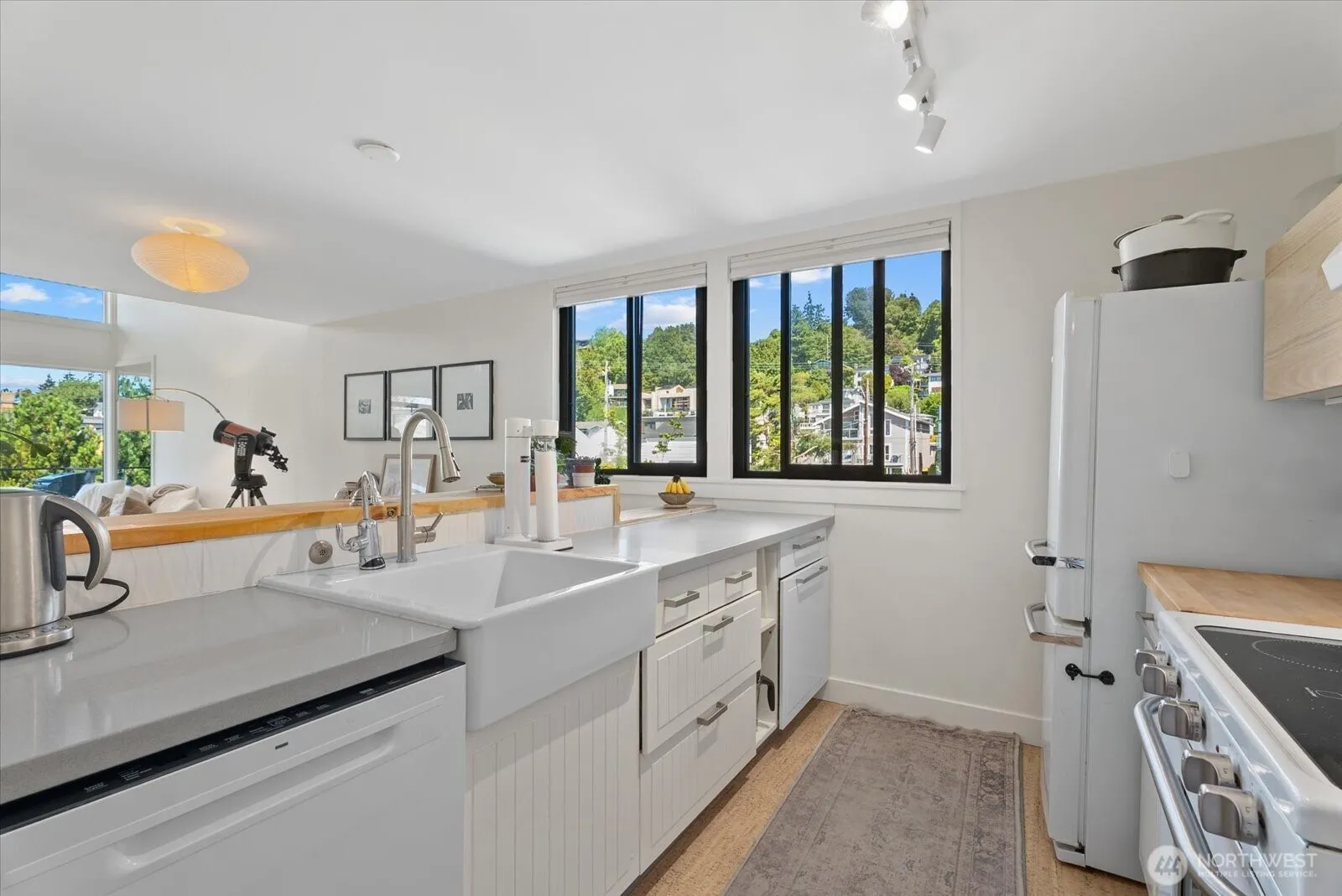 Property photo for 3717 Beach Drive Sw #303, Seattle photo 5