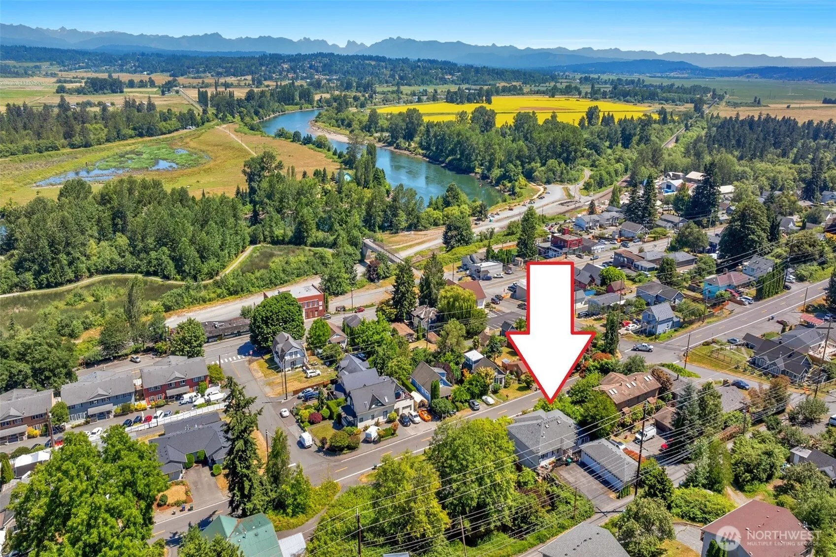 Property photo for 5210 S 3rd Avenue #b, Everett