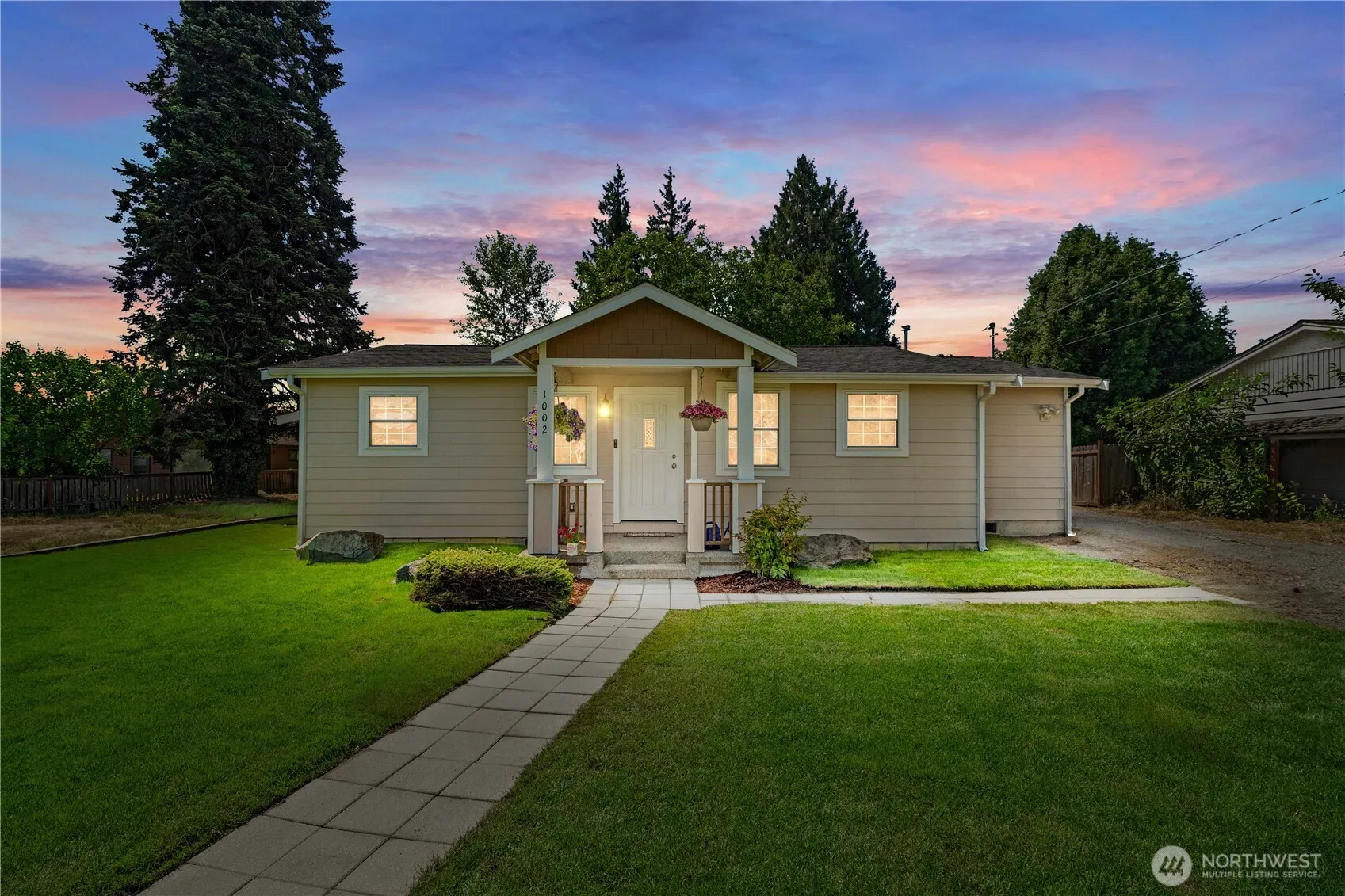 Property photo for 1002 8th Street Ne, Auburn