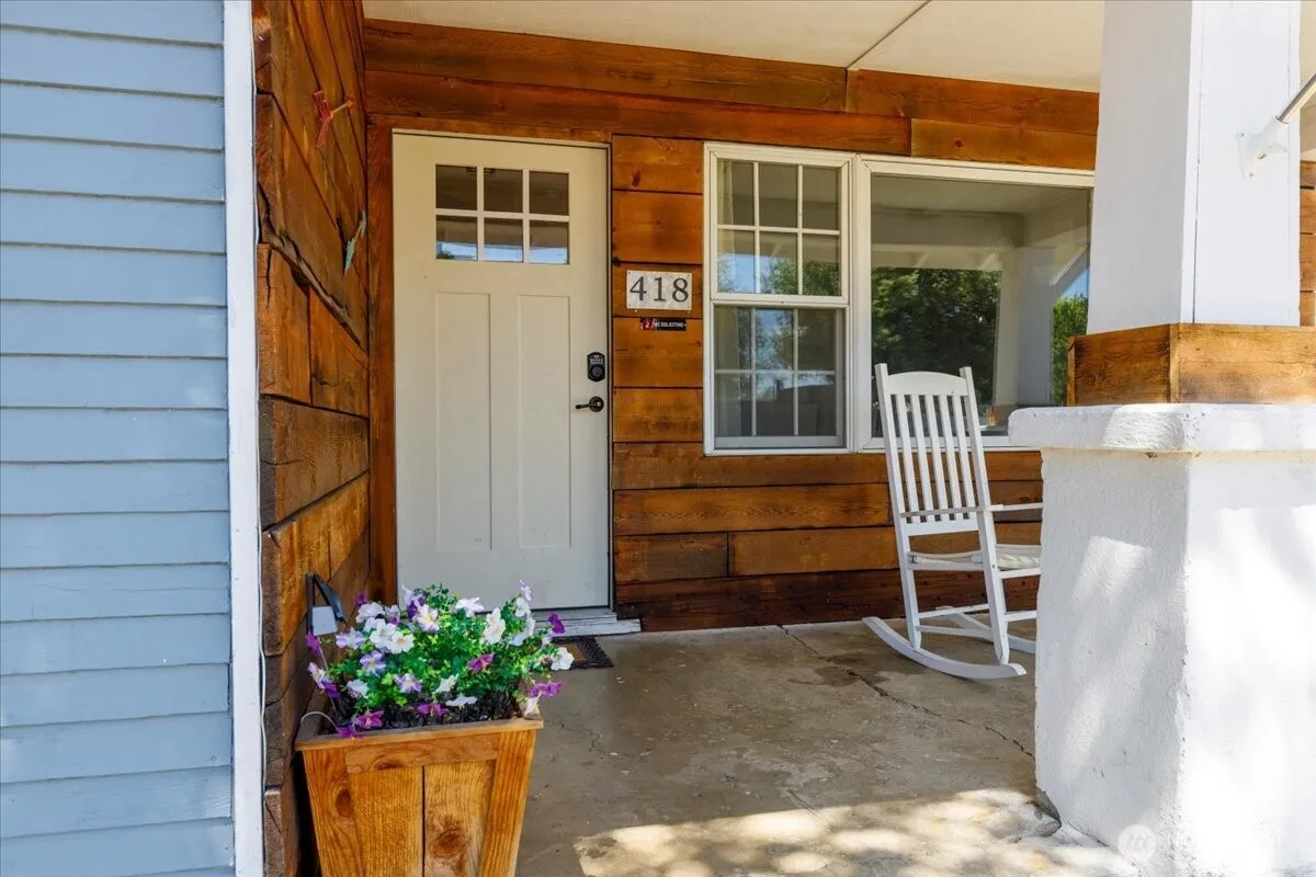 Property photo for 418 W Chestnut Street, Almira photo 2