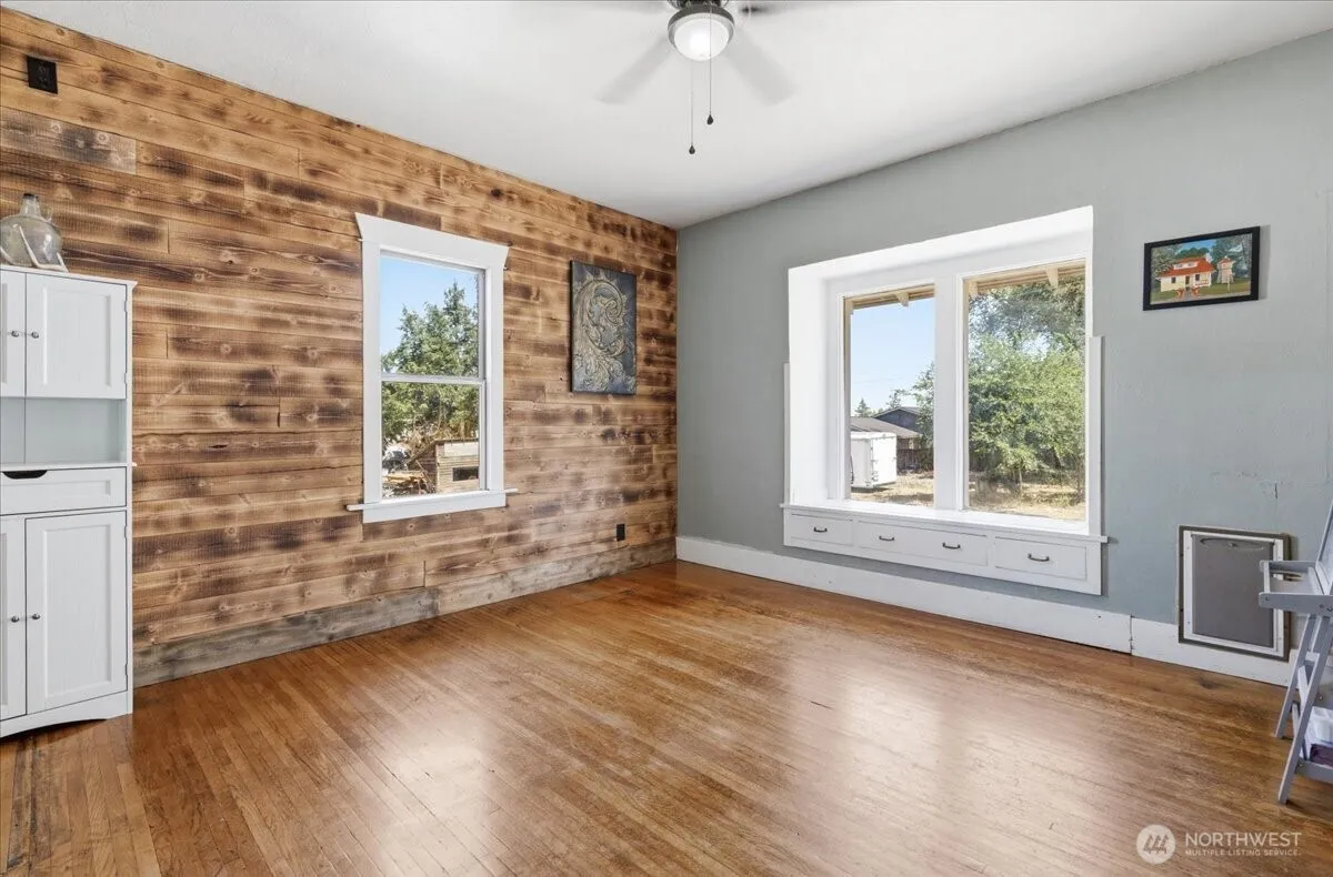 Property photo for 418 W Chestnut Street, Almira photo 5