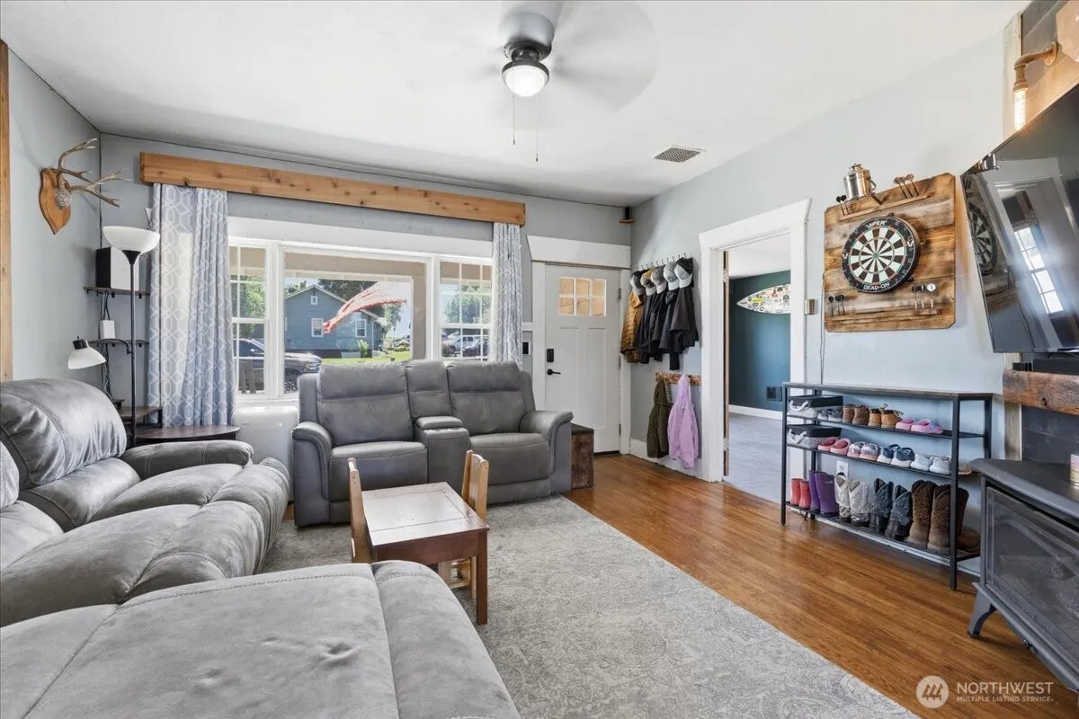 Property photo for 418 W Chestnut Street, Almira photo 4