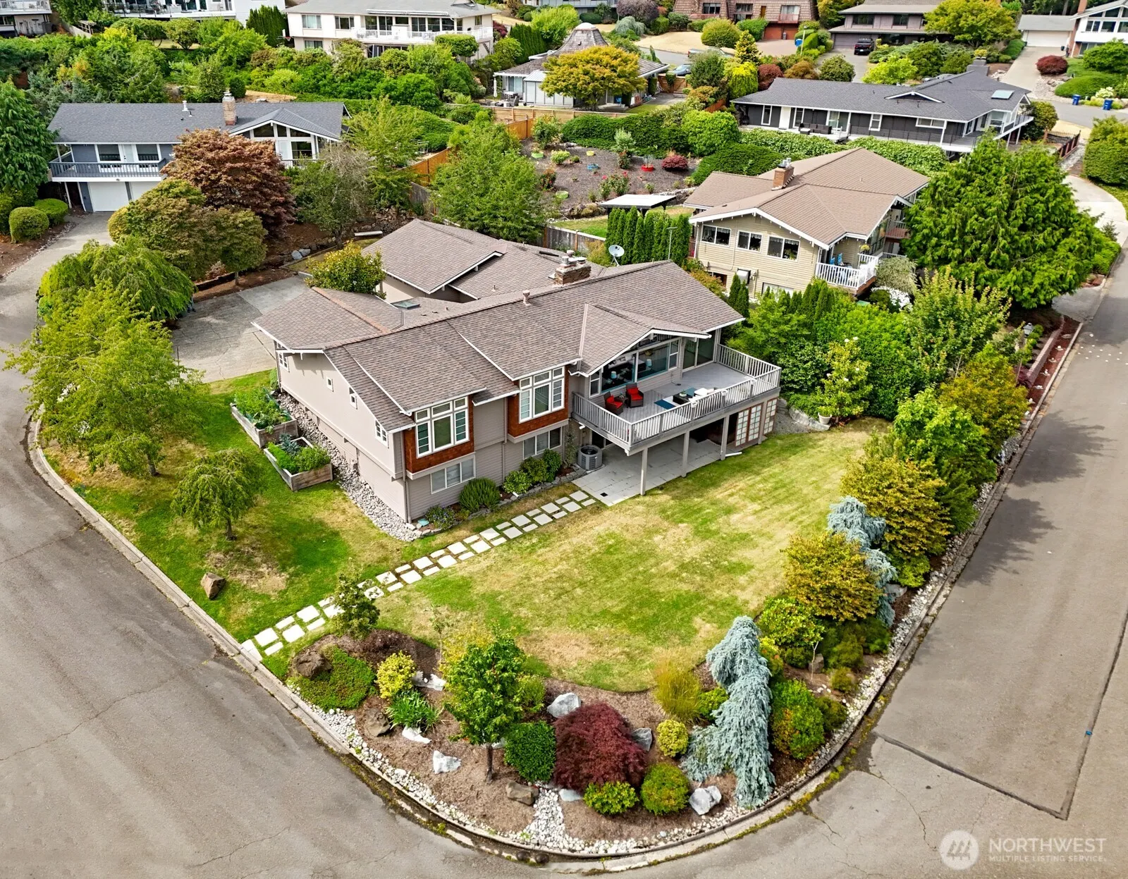 17236 Ne 6th Place