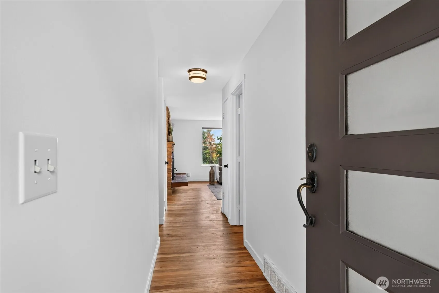 Property photo for 629 Sw 3rd Place, Renton photo 3