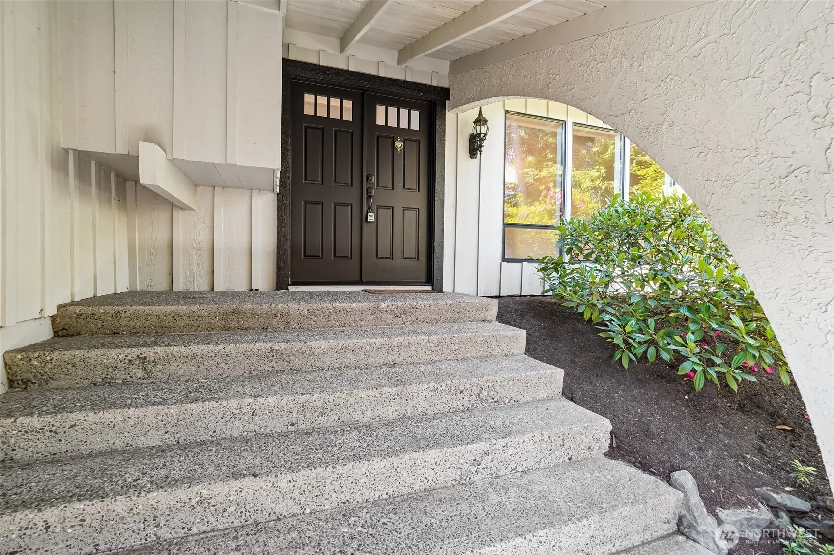 Property photo for 13800 Se 21st Street, Bellevue photo 2