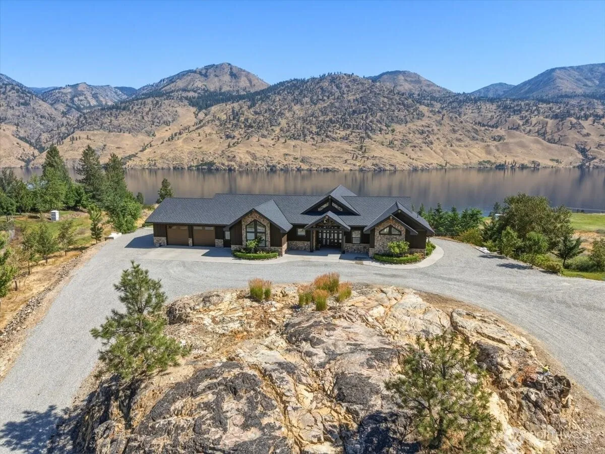 Property photo for 206 Mountain Lake Lane, Chelan photo 2