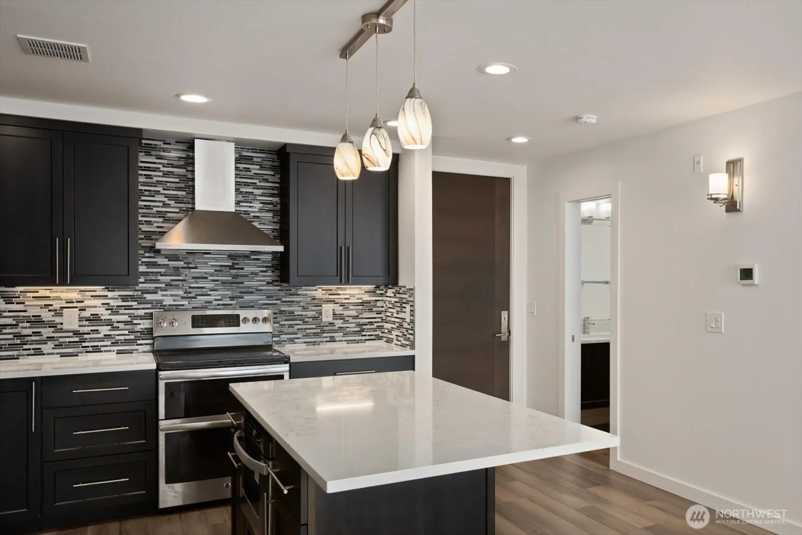 Property photo for 2125 Western Avenue #3, Seattle photo 4