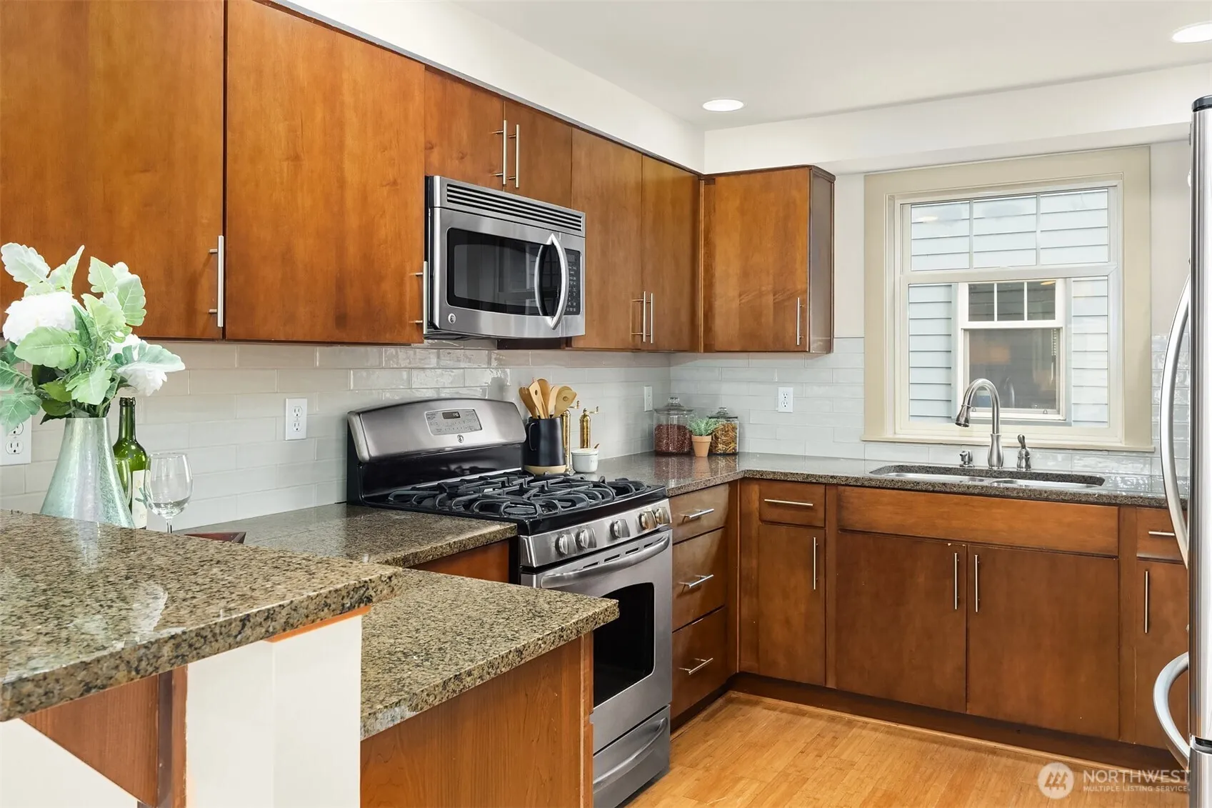 Property photo for 916 N 73rd Street #a, Seattle photo 4