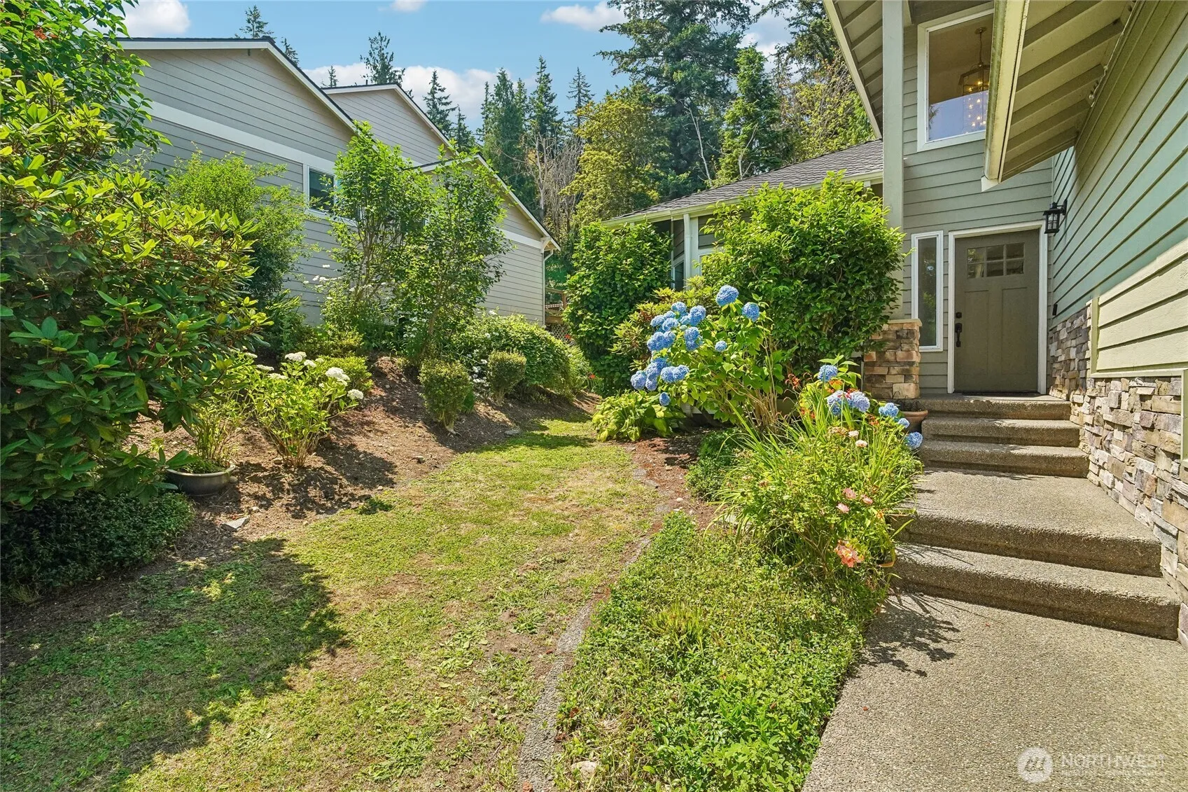 Property photo for 9017 381st Avenue Se, Snoqualmie photo 2