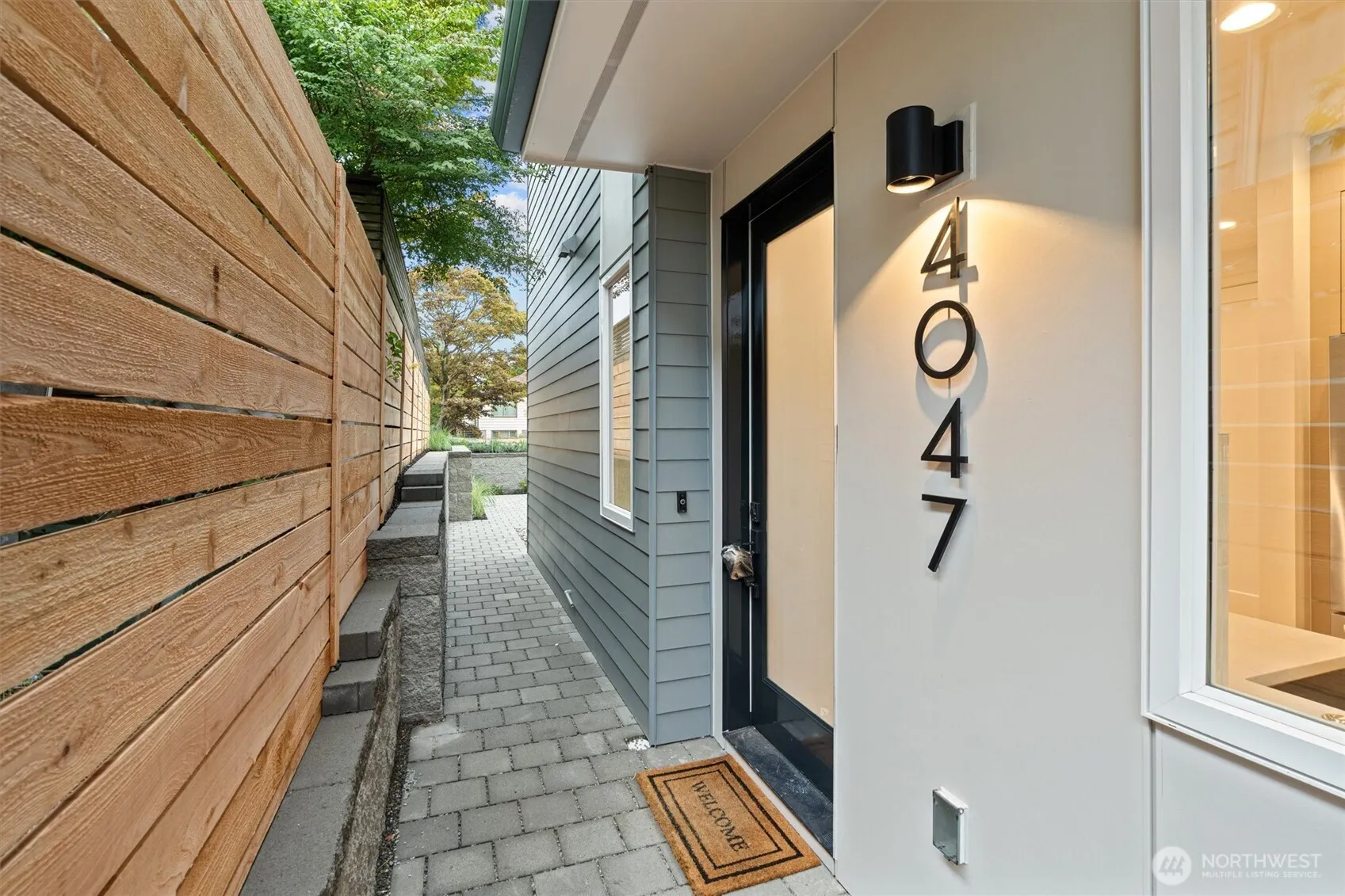 Property photo for 4047 44th Avenue Sw, Seattle photo 3