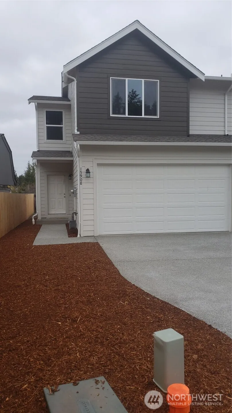 Property photo for 15908 39th Ave East, Tacoma photo 2