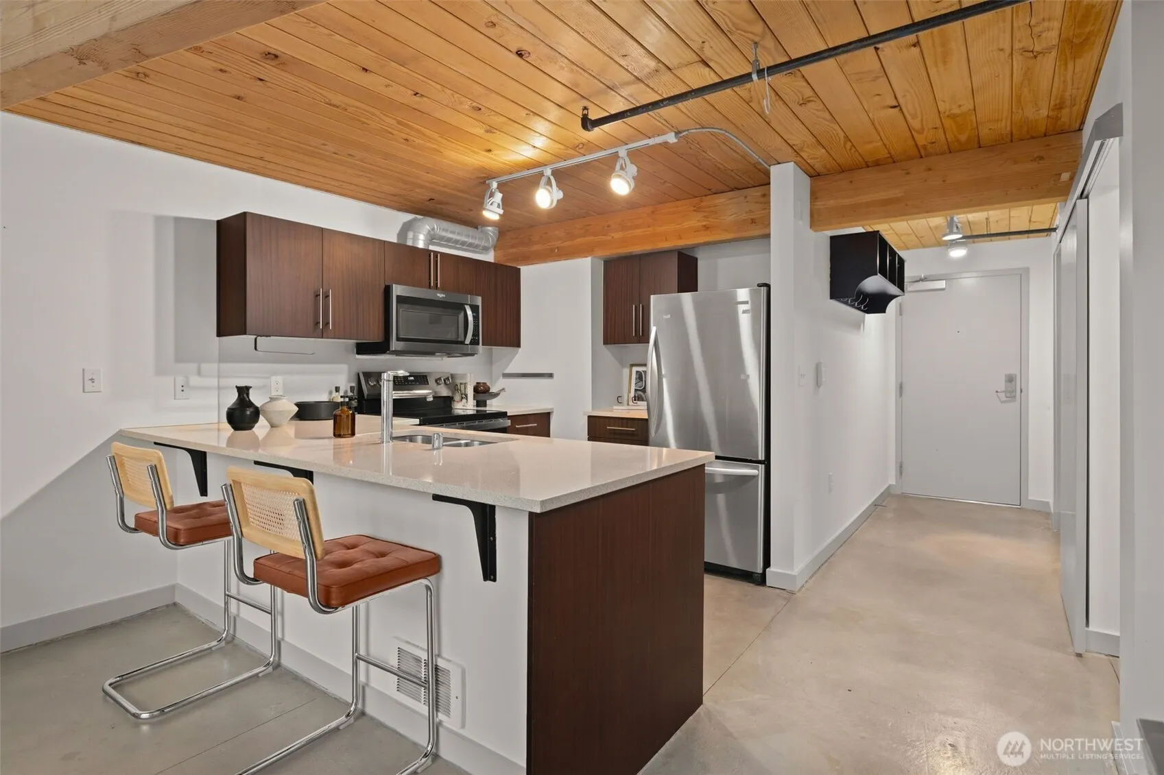 Property photo for 401 9th Avenue N #616, Seattle photo 2
