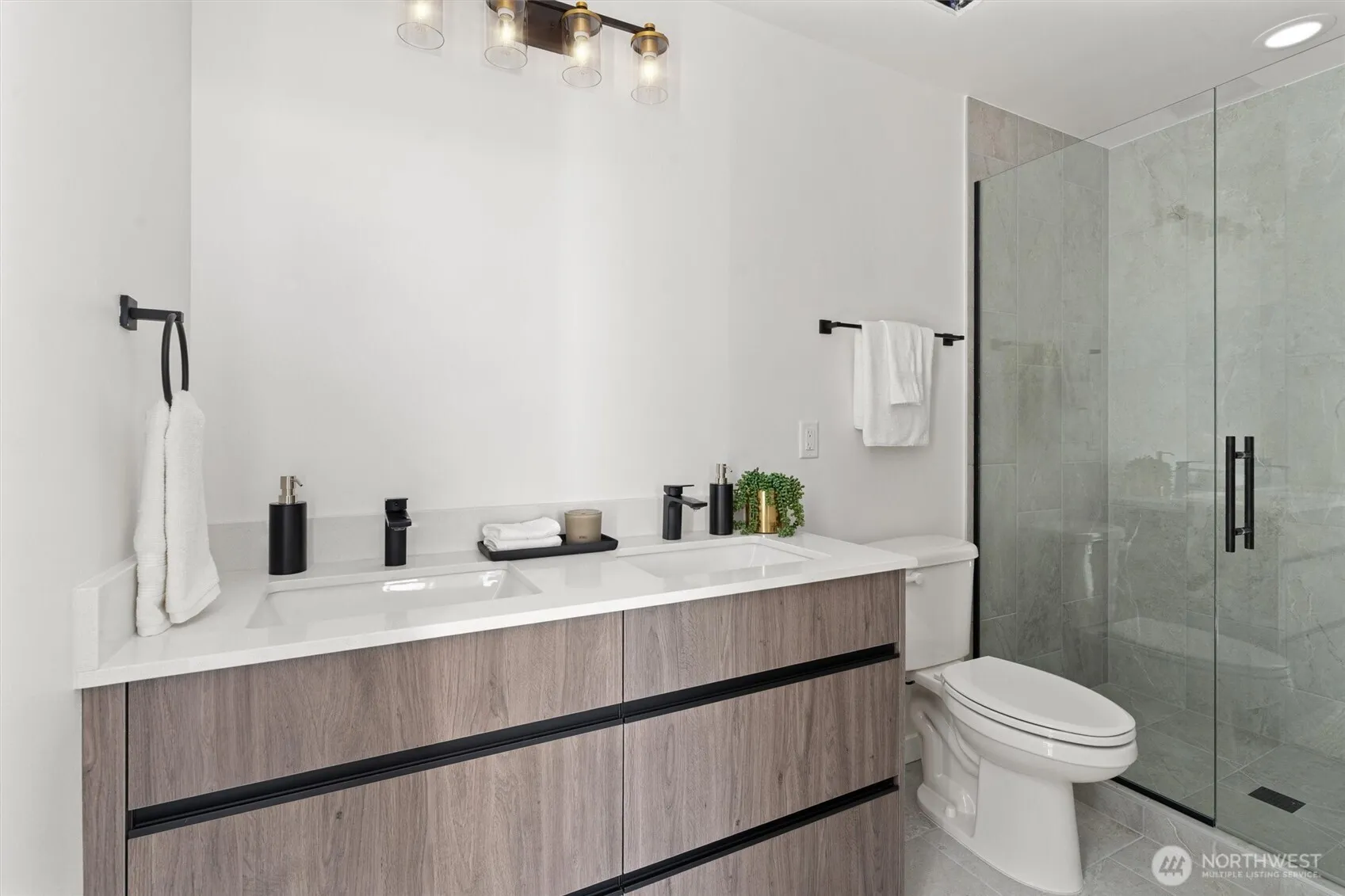 Property photo for 3116 Queen Anne Avenue N, Seattle photo 4