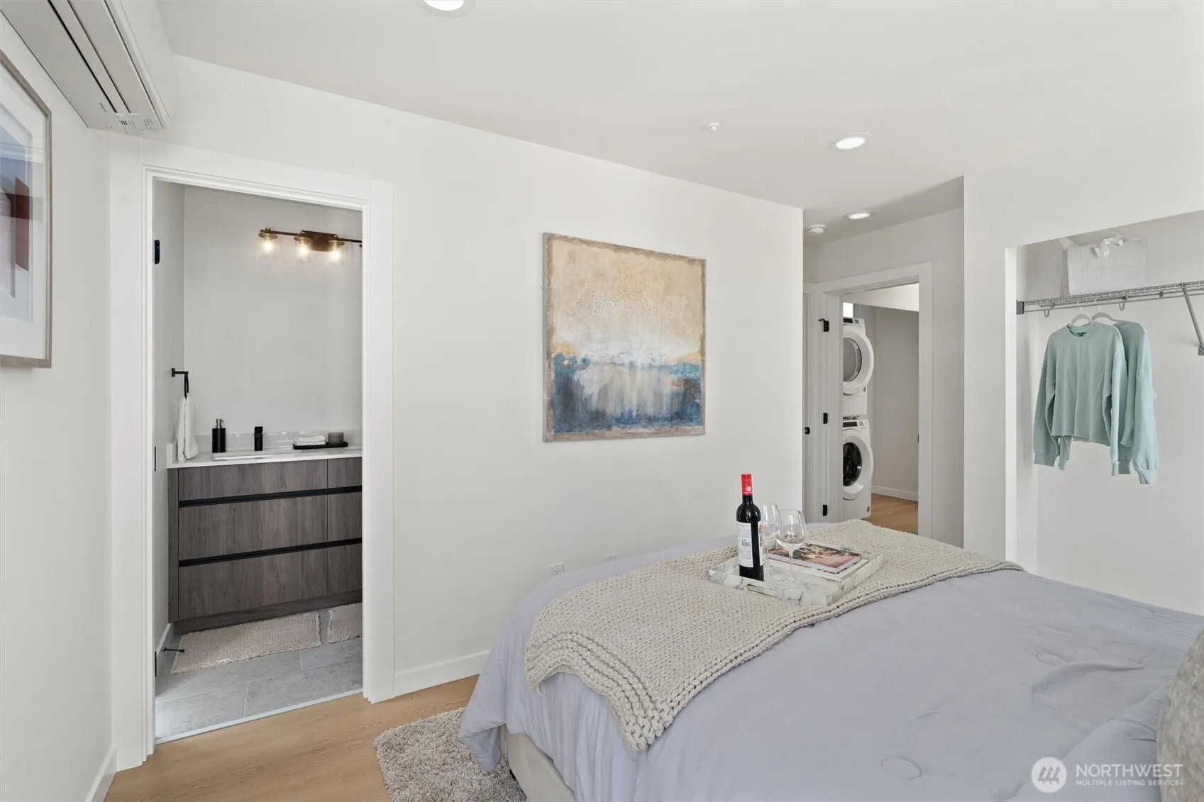 Property photo for 3116 Queen Anne Avenue N, Seattle photo 3