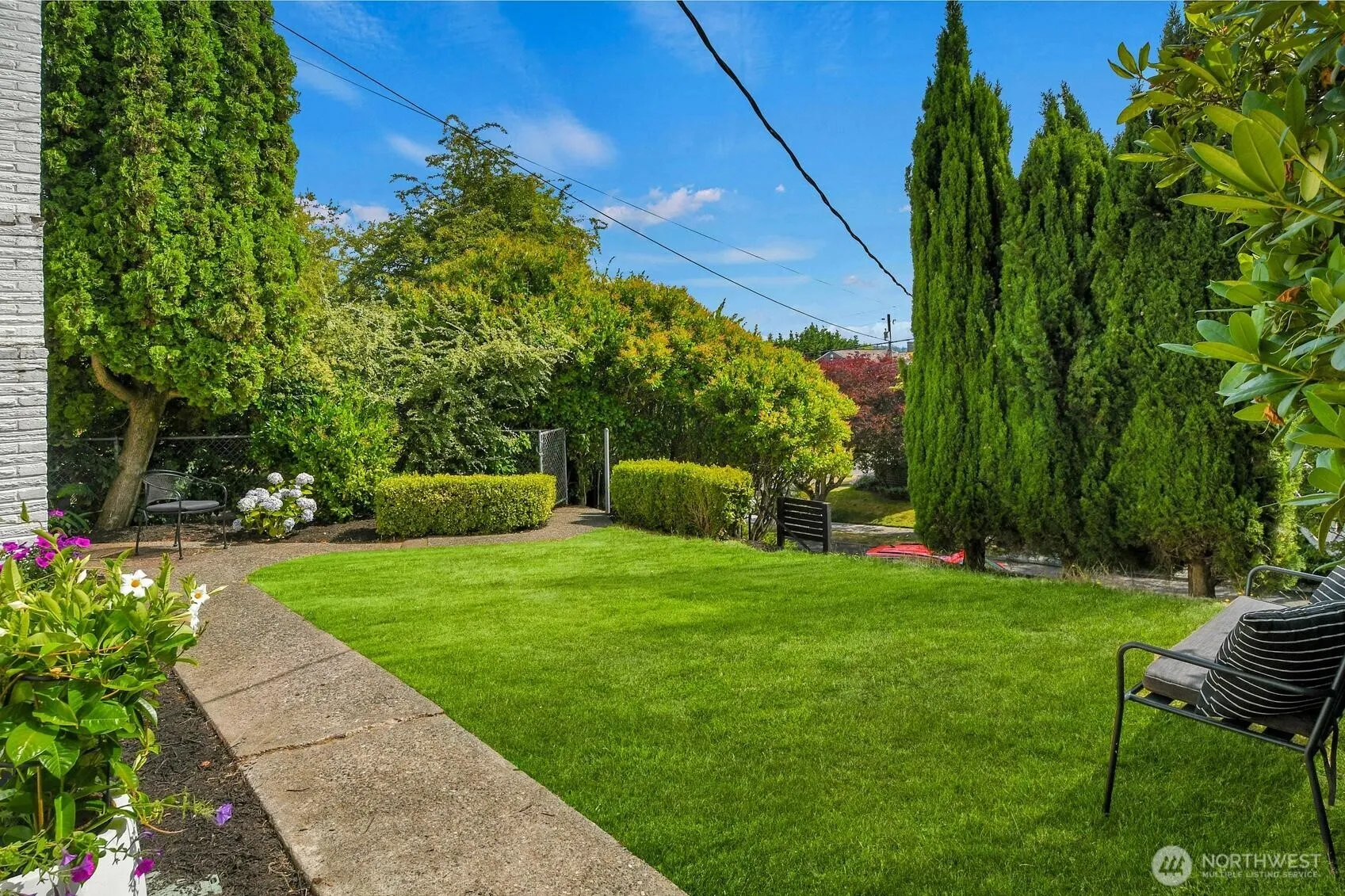 Property photo for 2353 Federal Avenue E, Seattle photo 3
