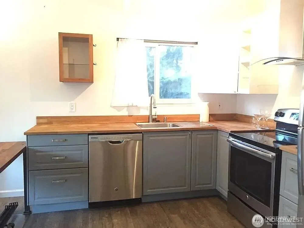 Property photo for 1750 Nw 58th Street, Seattle photo 3