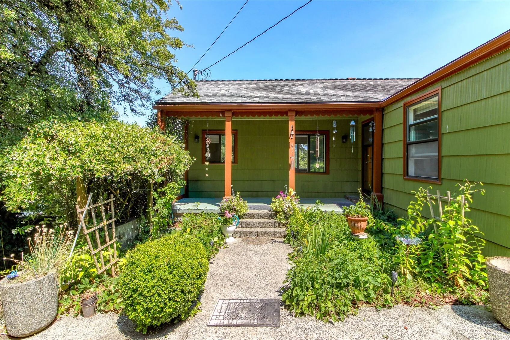 Property photo for 10082 Des Moines Memorial Drive S, Seattle photo 3