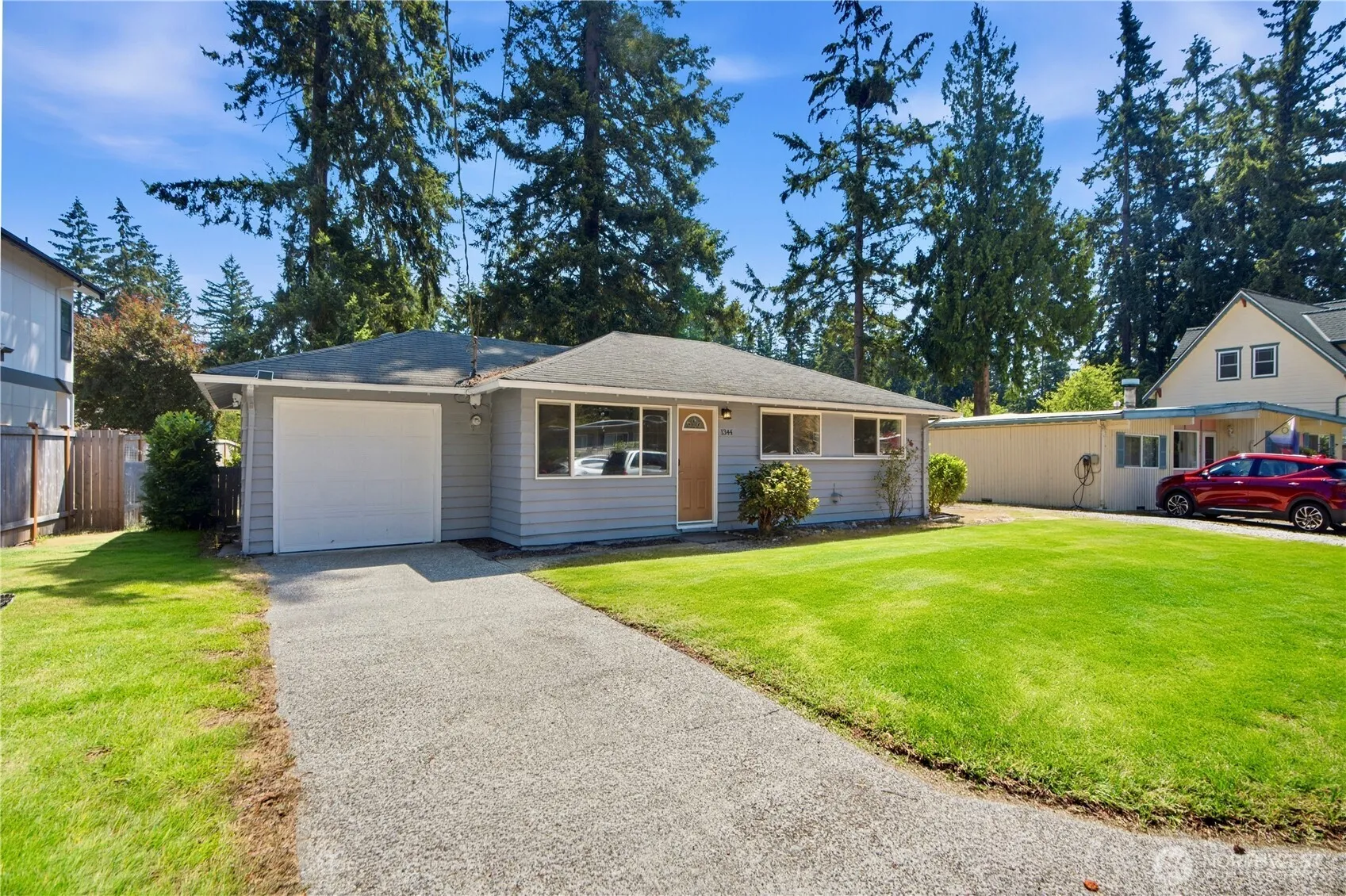 Property photo for 1344 Ne 164th Place, Bellevue photo 2