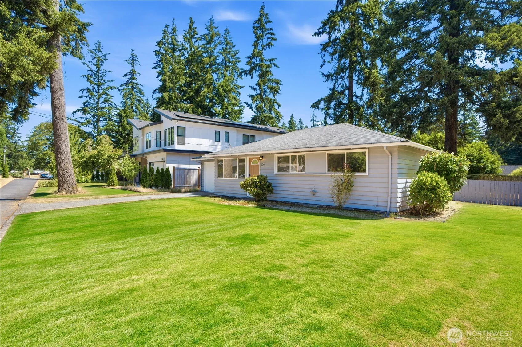 Property photo for 1344 Ne 164th Place, Bellevue photo 3