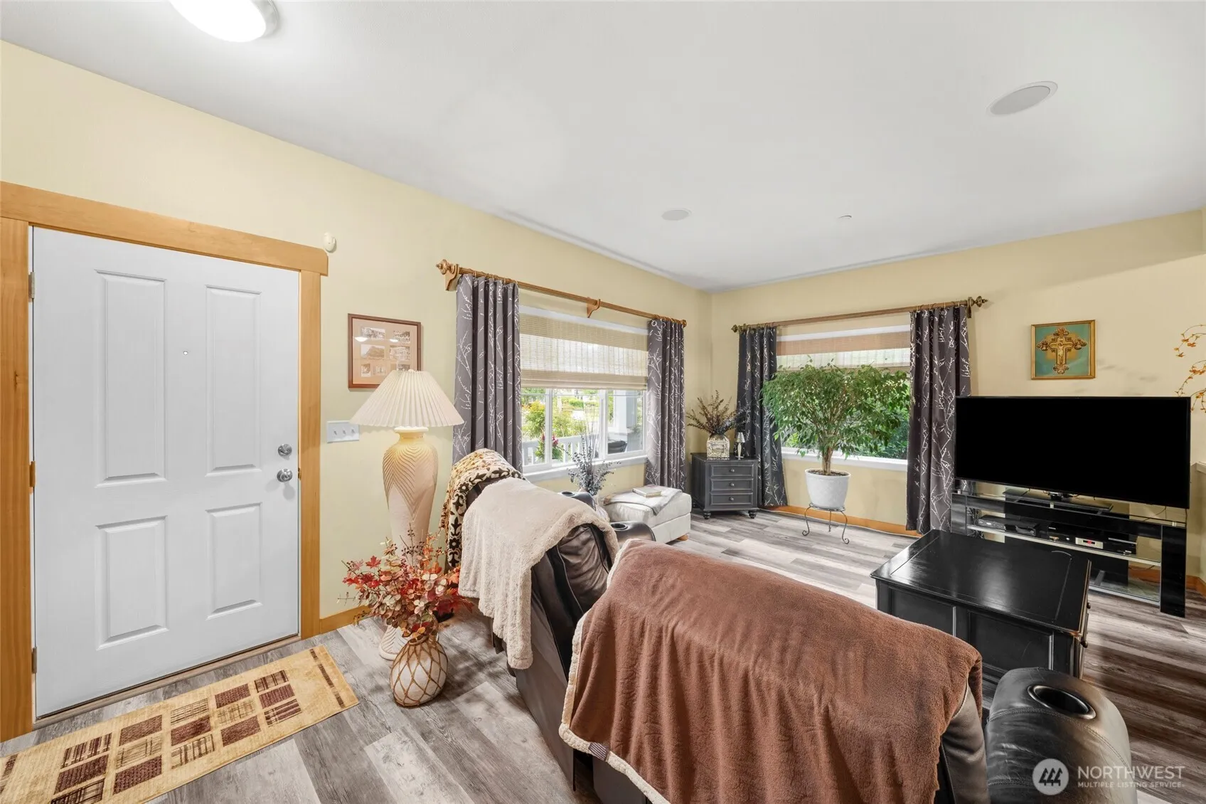 Property photo for 6033 Delaware Avenue Se #a, Lacey photo 5