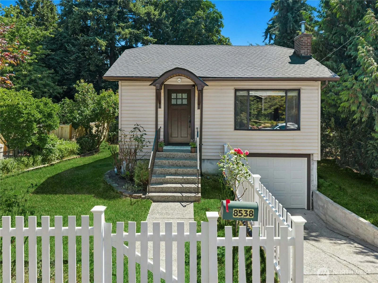 Property photo for 8538 Ashworth Avenue N, Seattle