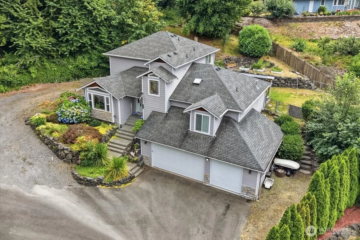 Property photo for 310 Fife Way, Milton