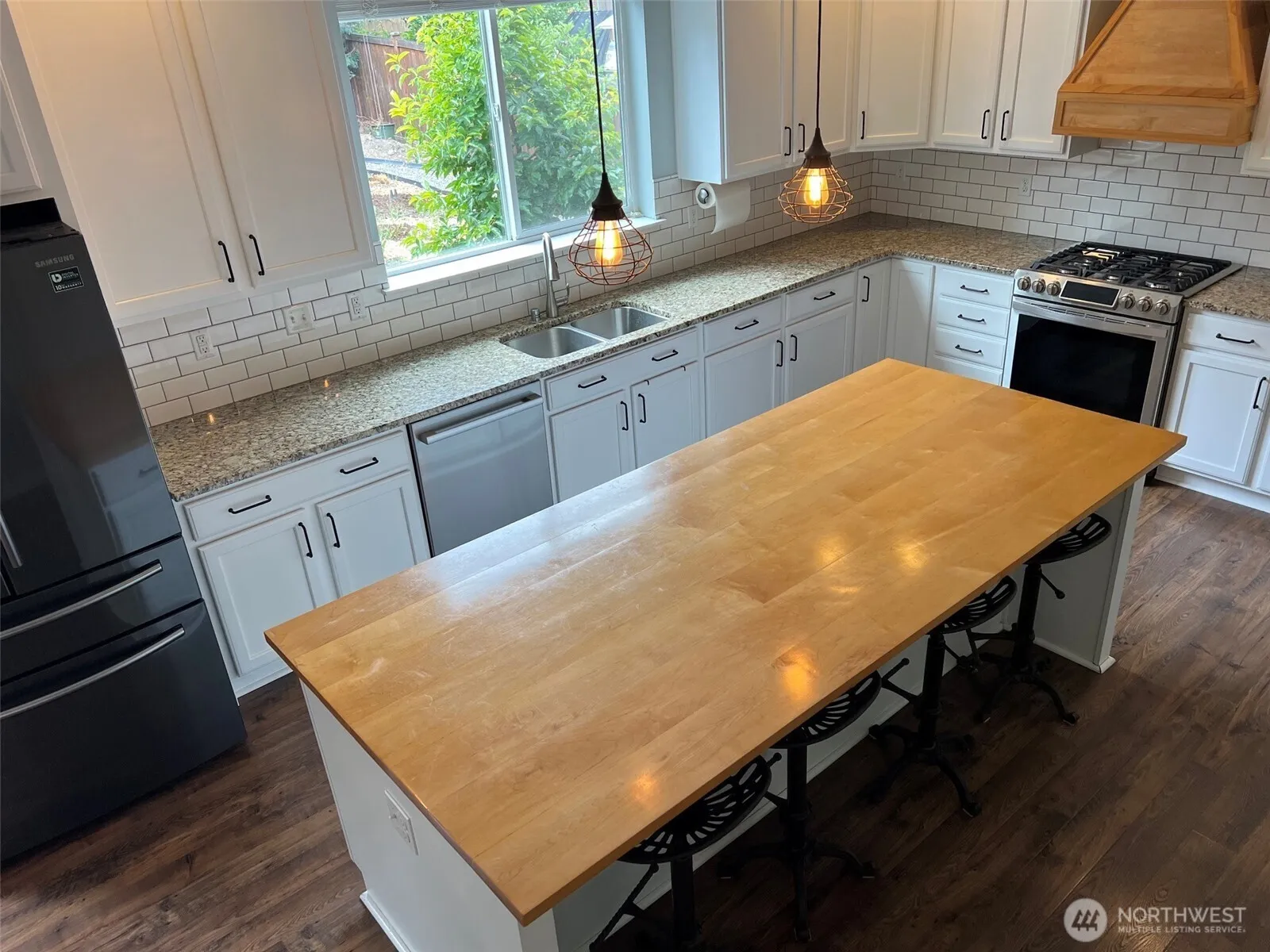 Property photo for 3924 Highlands Boulevard, Puyallup photo 5