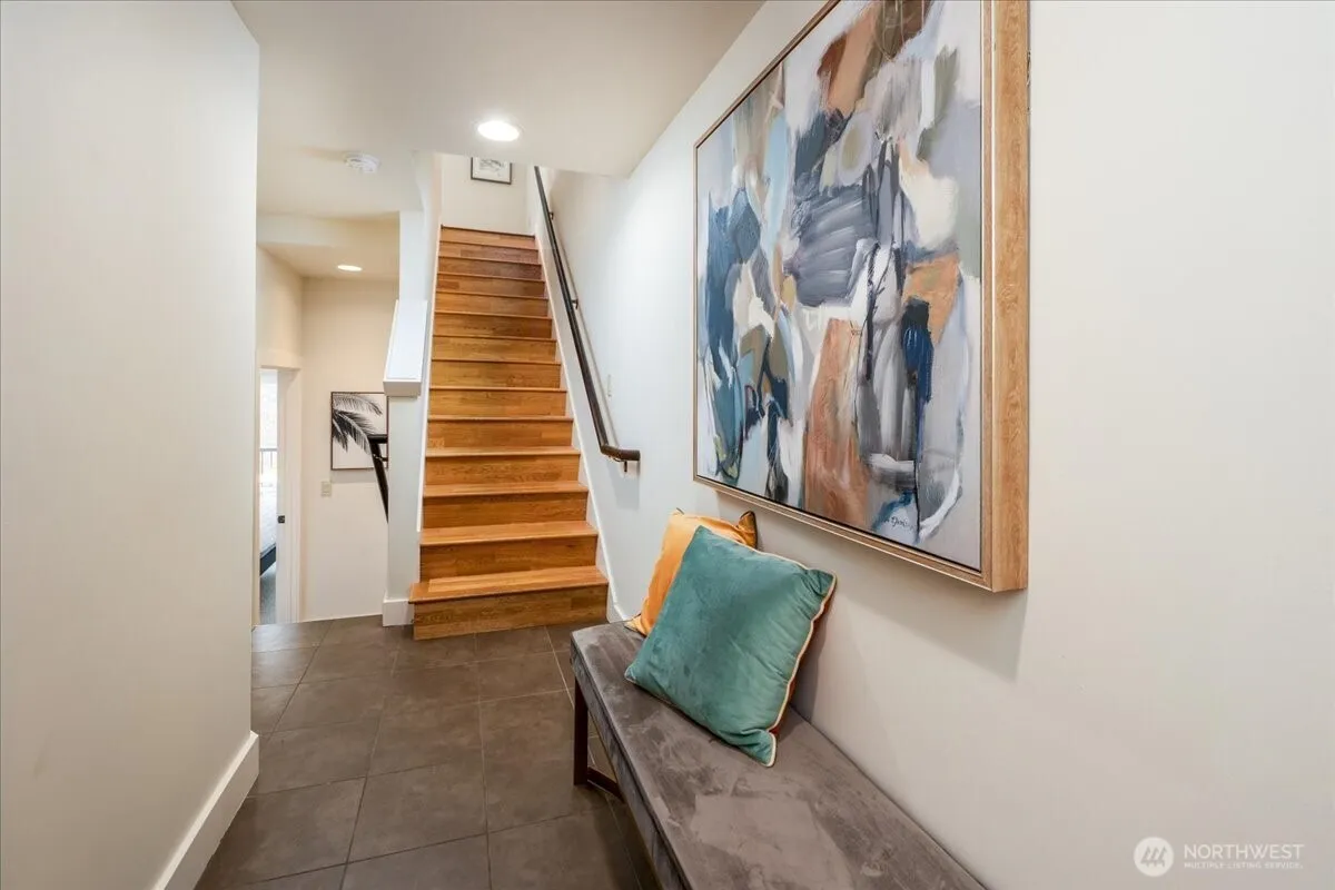 Property photo for 427 13th Avenue E #c, Seattle photo 3