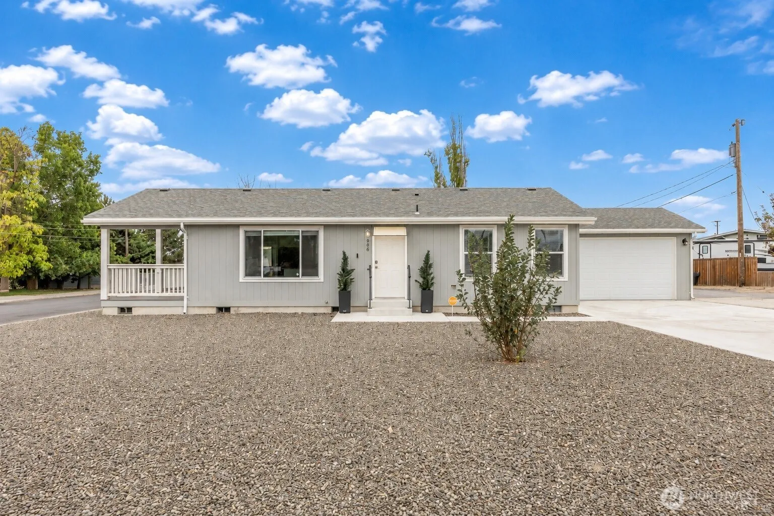 Property photo for 906 S C Street, Moses Lake