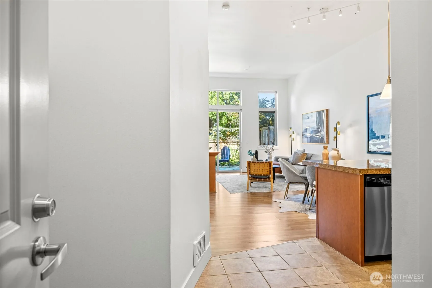 Property photo for 6801 Greenwood Avenue N #106, Seattle photo 4