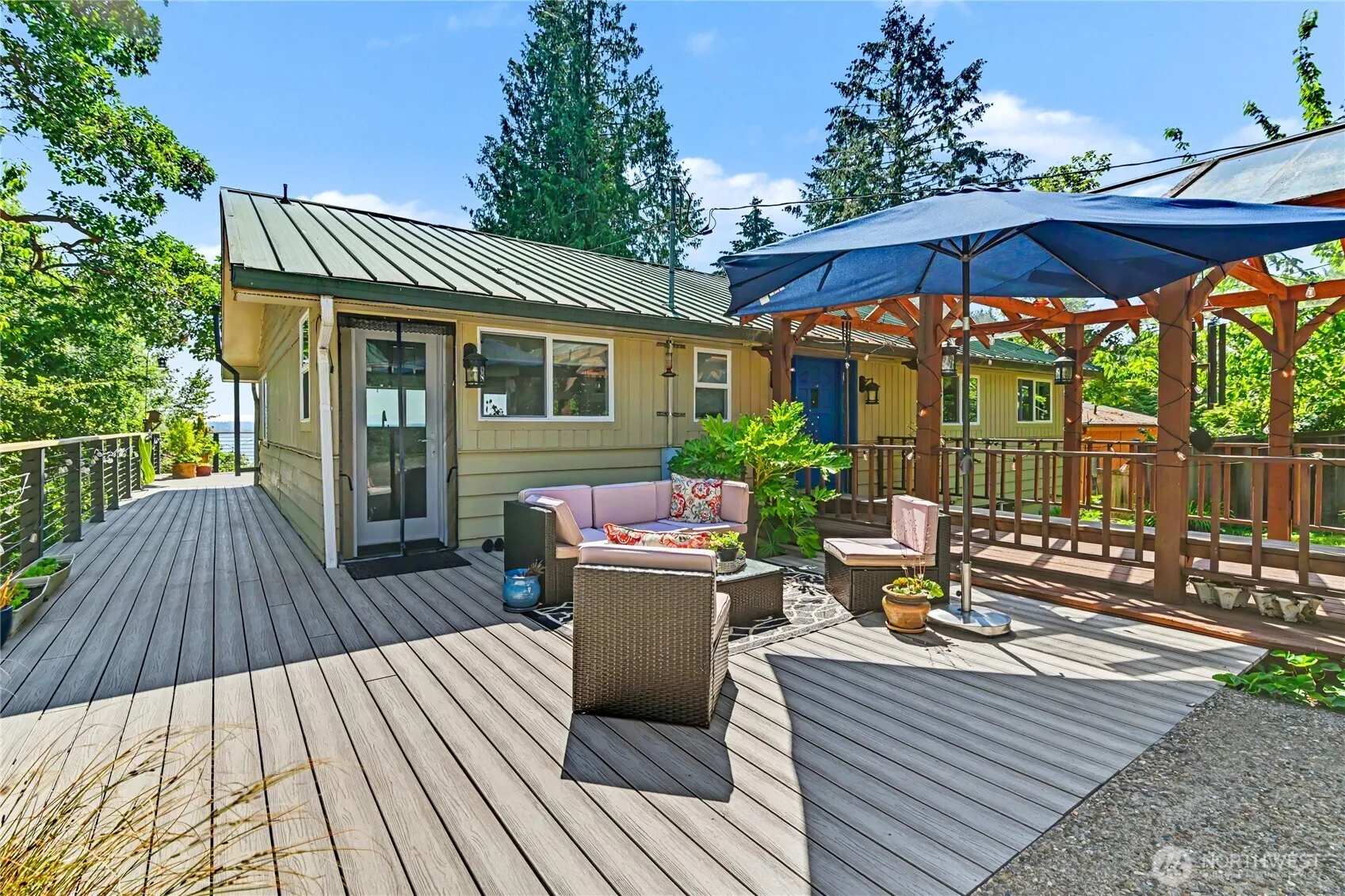 Property photo for 7324 Puget Beach Road Ne, Olympia photo 4