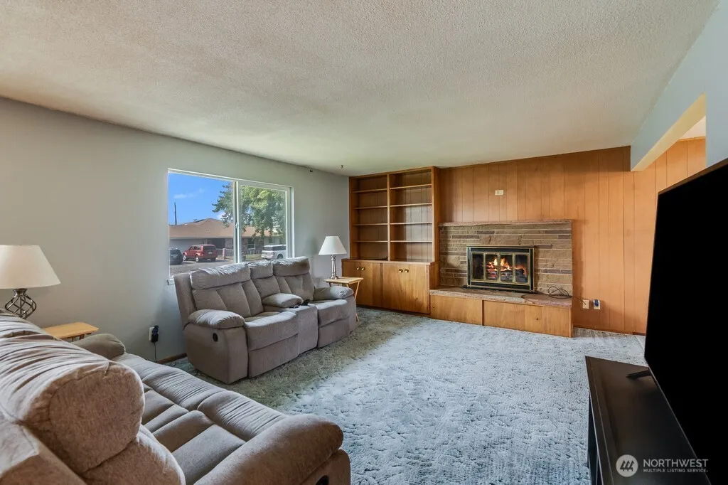 Property photo for 4012 W Deschutes Avenue, Kennewick photo 2
