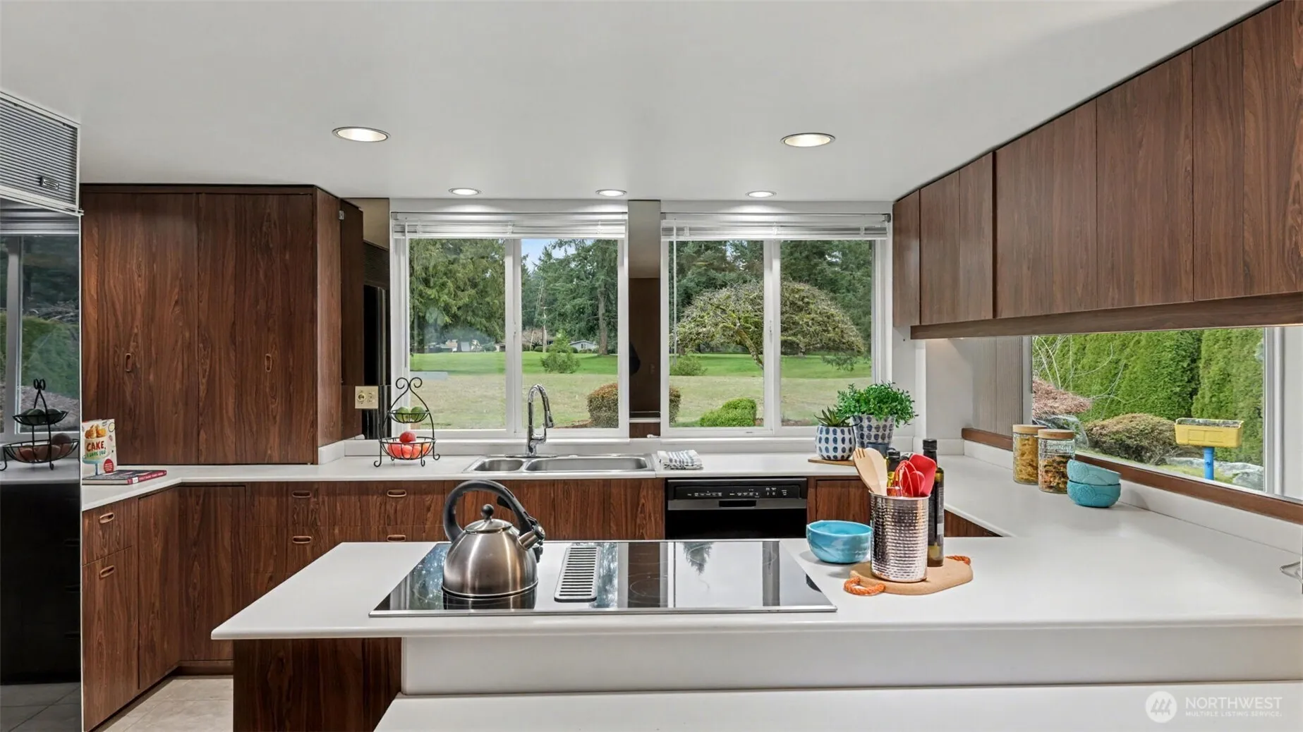 Property photo for 14121 Se Fairwood Boulevard, Renton photo 4